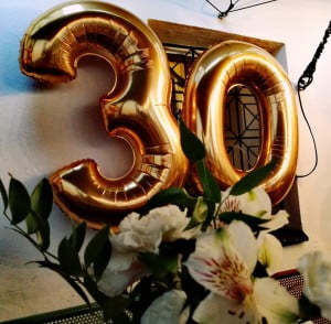 Balony w kształcie cyfry z helem na 30 urodziny w Warszawie